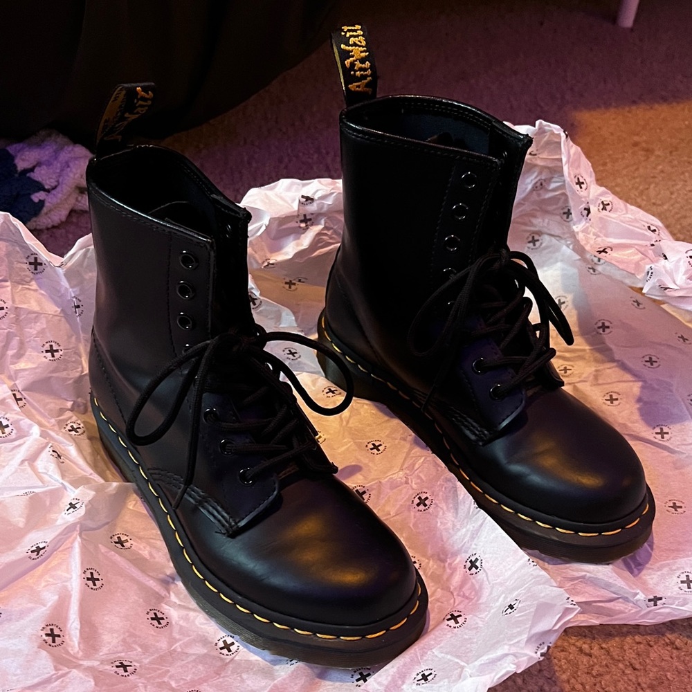 Doc martens womens 1460 boot all black smooth leather only worn once not outside